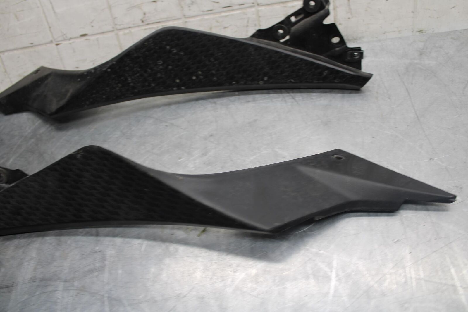 2013 Kawasaki Ninja 300  ABS RIGHT LEFT GAS FUEL TANK PANELS COVERS TRIM BB518