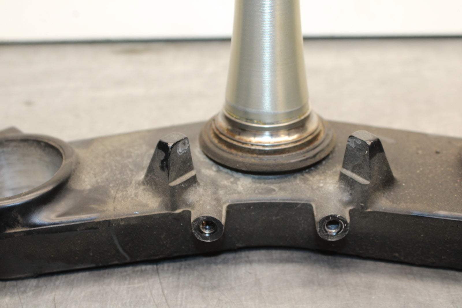 00-02 KAWASAKI NINJA ZX6R FRONT FORKS CLAMP LOWER TRIPLE TREE STEM BB750