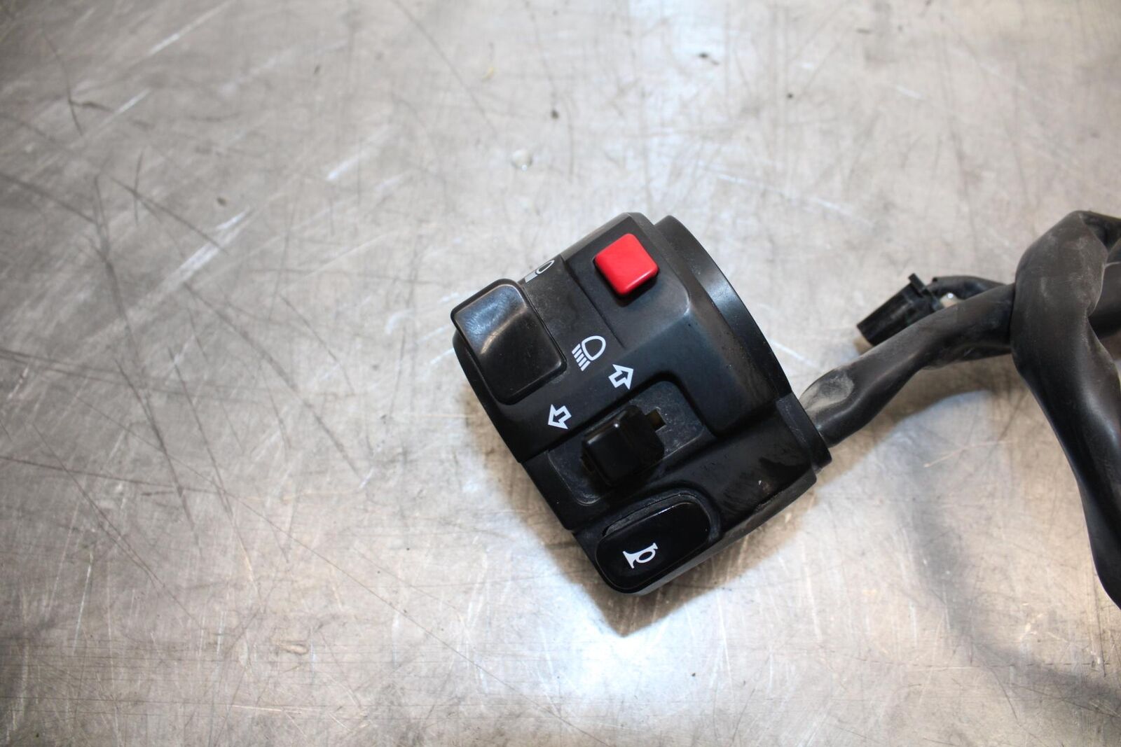 15-17 KAWASAKI EX 650 NINJA  EX 650 ABS LEFT  HANDLE HORN SIGNALS SWITCH  BB494