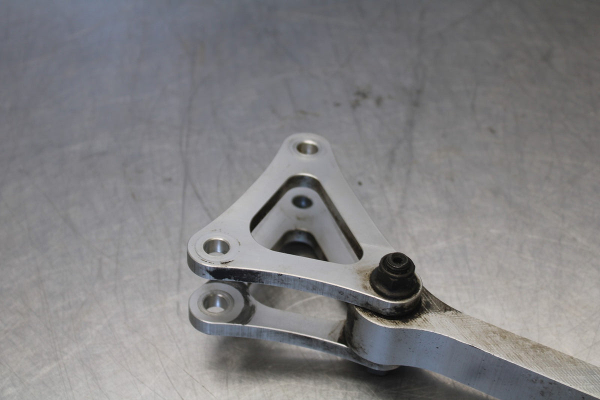 05 YAMAHA YZF R6 REAR DOGBONE SHOCK LINKAGE LINK BB894