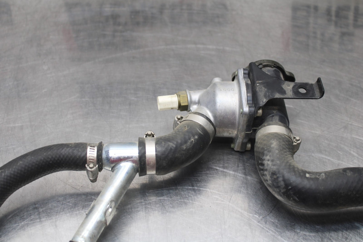 06 KAWASAKI VULCAN 900 THERMOSTAT W HOUSING ASSEMBLY BB799