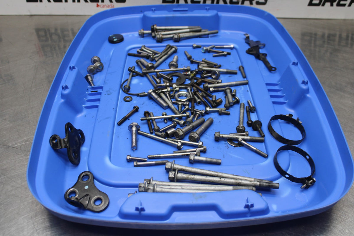 24 KAWASAKI NINJA 500 ABS ENGINE MOUNTING BOLTS HARDWARE MOTOR SCREWS BB818