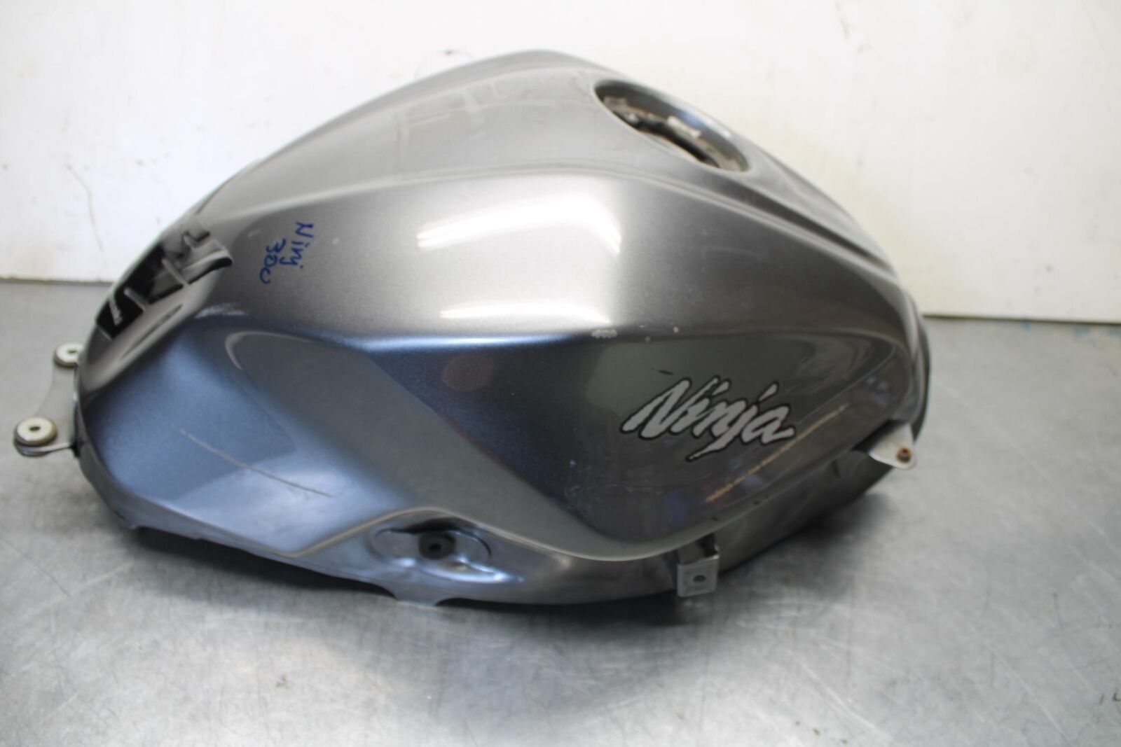 15-16 KAWASAKI EX300 GAS TANK FUEL CELL PETROL RESERVOIR BB635