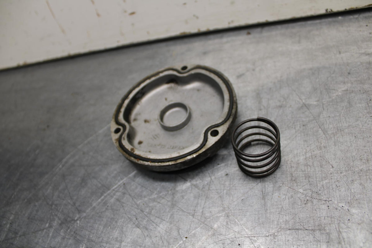 80-81 SUZUKI GS1000G ENGINE OIL FILTER COVER SPRING BB91