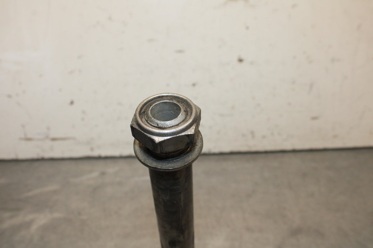 05-06 HONDA CBR600RR REAR AXLE BACK WHEEL BOLT AXEL 42301-MEE-D00  BB655