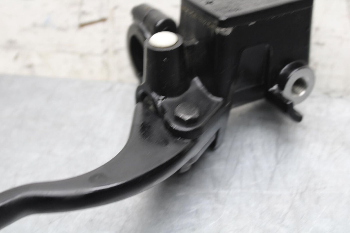 2015 Kawasaki Ninja 300 EX300 FRONT BRAKE MASTER CYLINDER w/ LEVER BB61