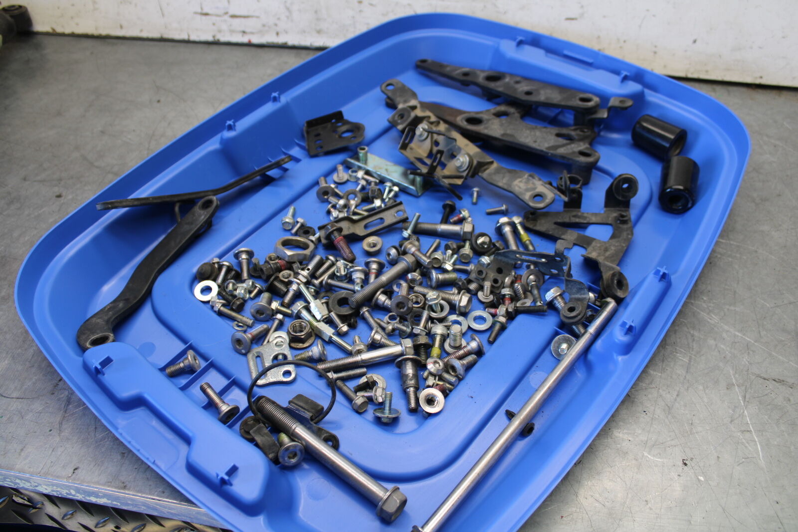 19-22 KAWASAKI Z400 ENGINE MOUNTING BOLTS HARDWARE MOTOR SCREWS BB708