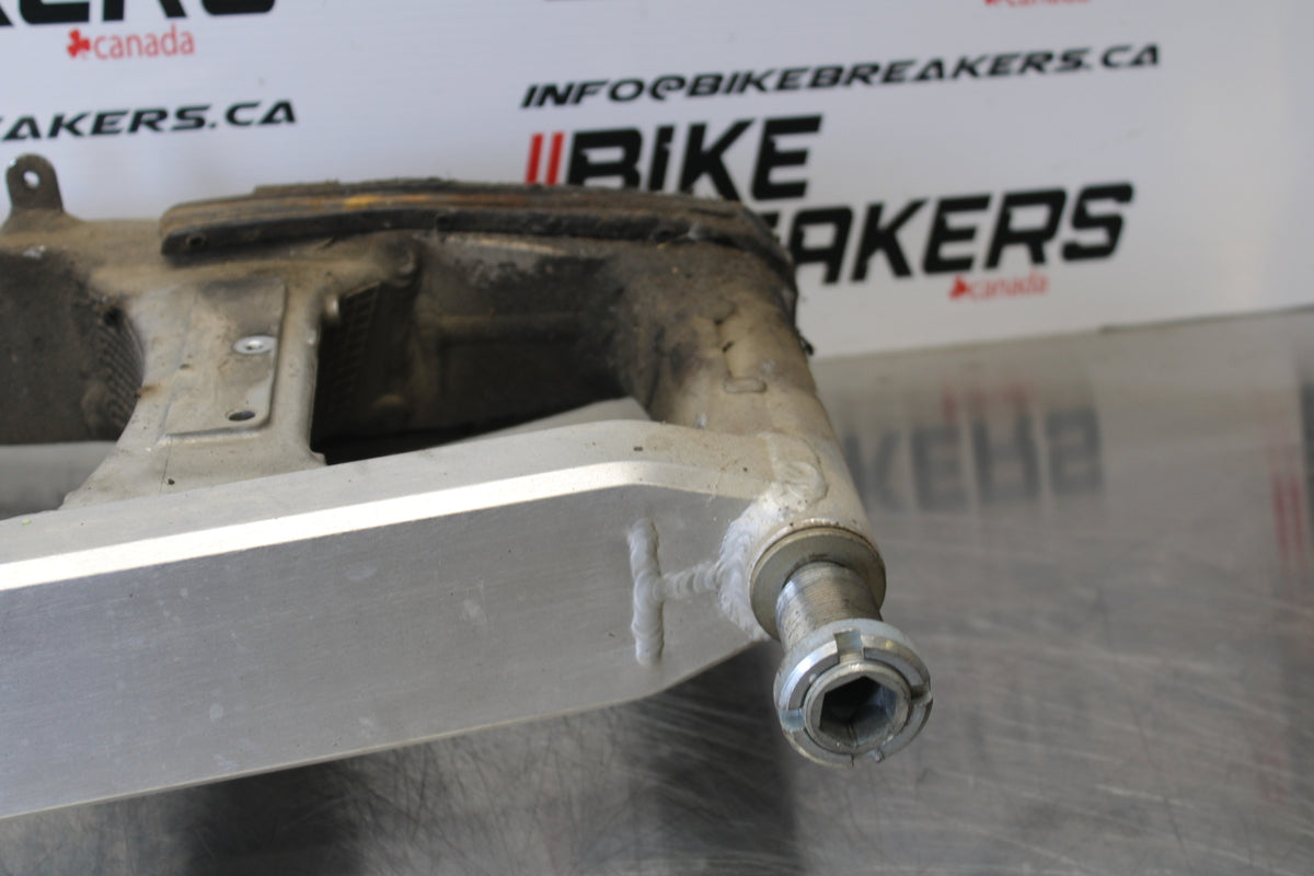 03 SUZUKI SV650S REAR SWINGARM BACK SUSPENSION SWING ARM BB167