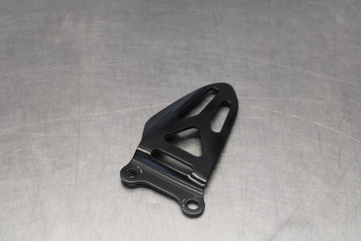 11-26 SUZUKI GSXR750 RIGHT REARSET REAR SET HEEL GUARD COVER  BB882