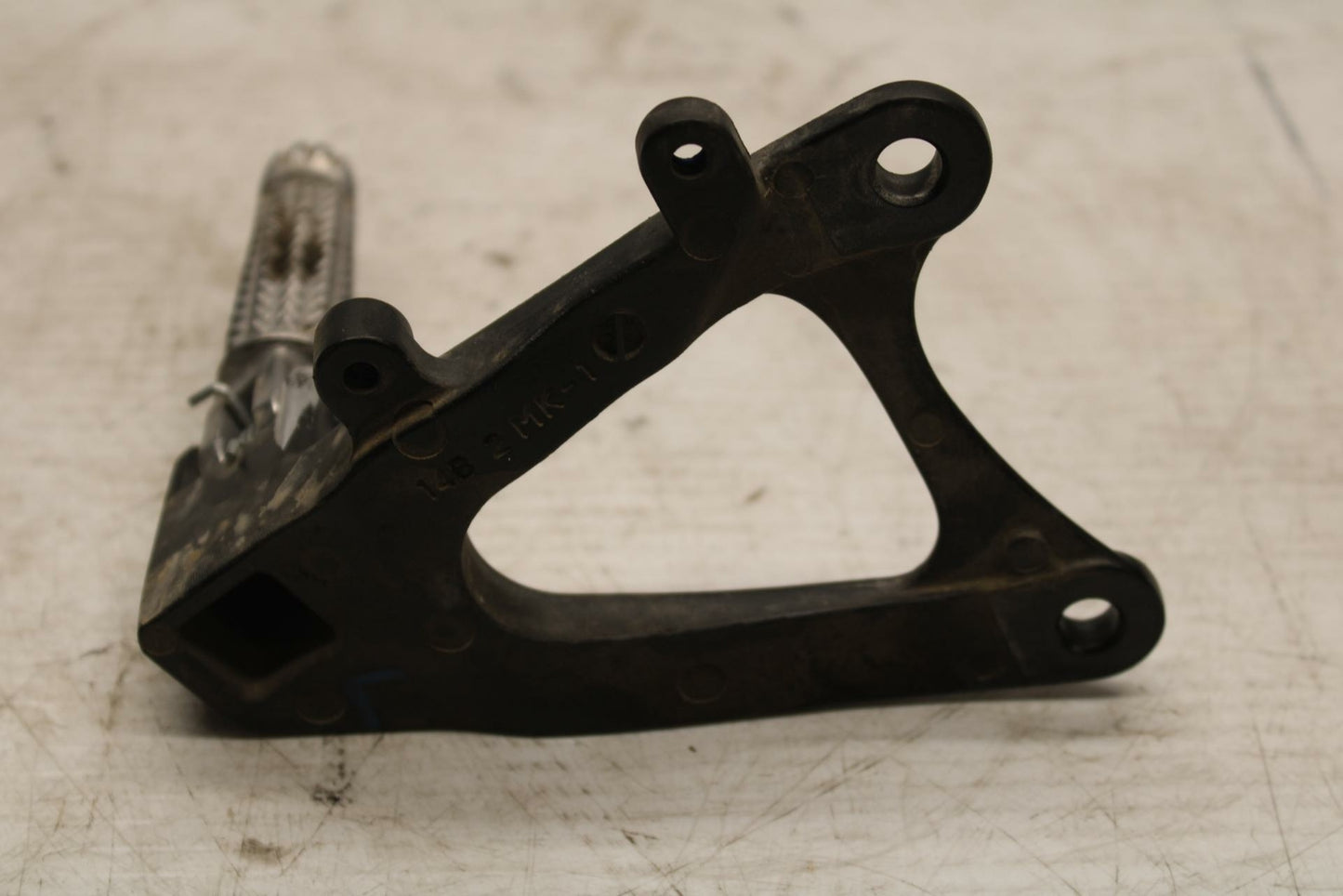 09-14 YAMAHA YZF R1 LEFT REARSET REAR SET DRIVER FOOT PEG REST STOP BB286