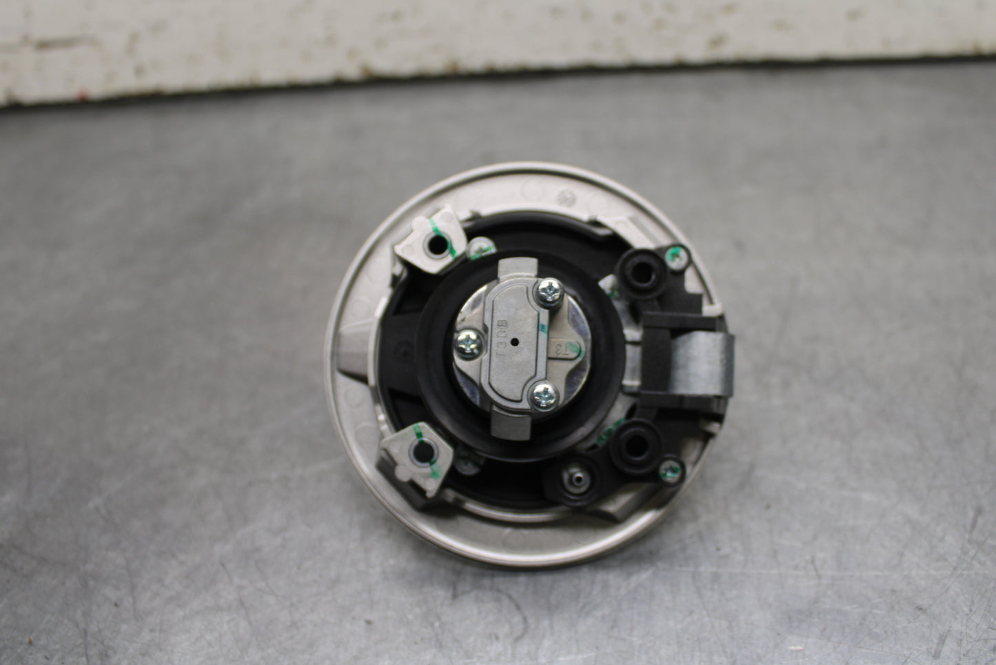 24 KAWASAKI NINJA 500 ABS FUEL TANK GAS CAP BB730