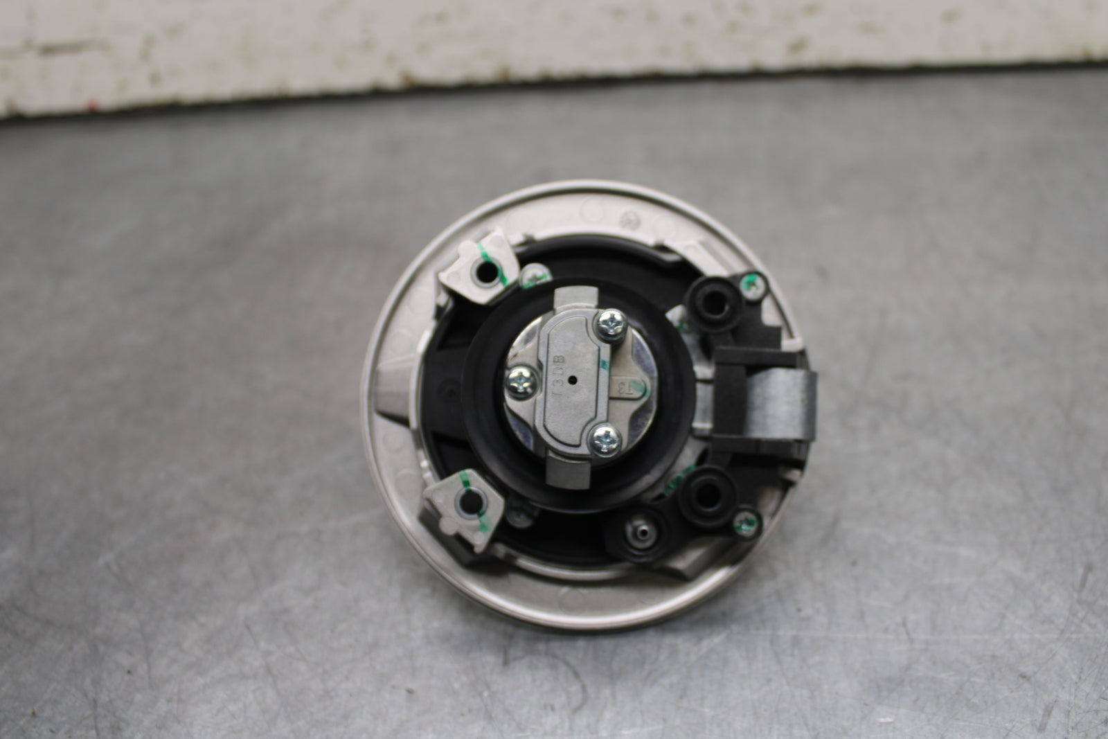 24 KAWASAKI NINJA 500 ABS FUEL TANK GAS CAP BB730