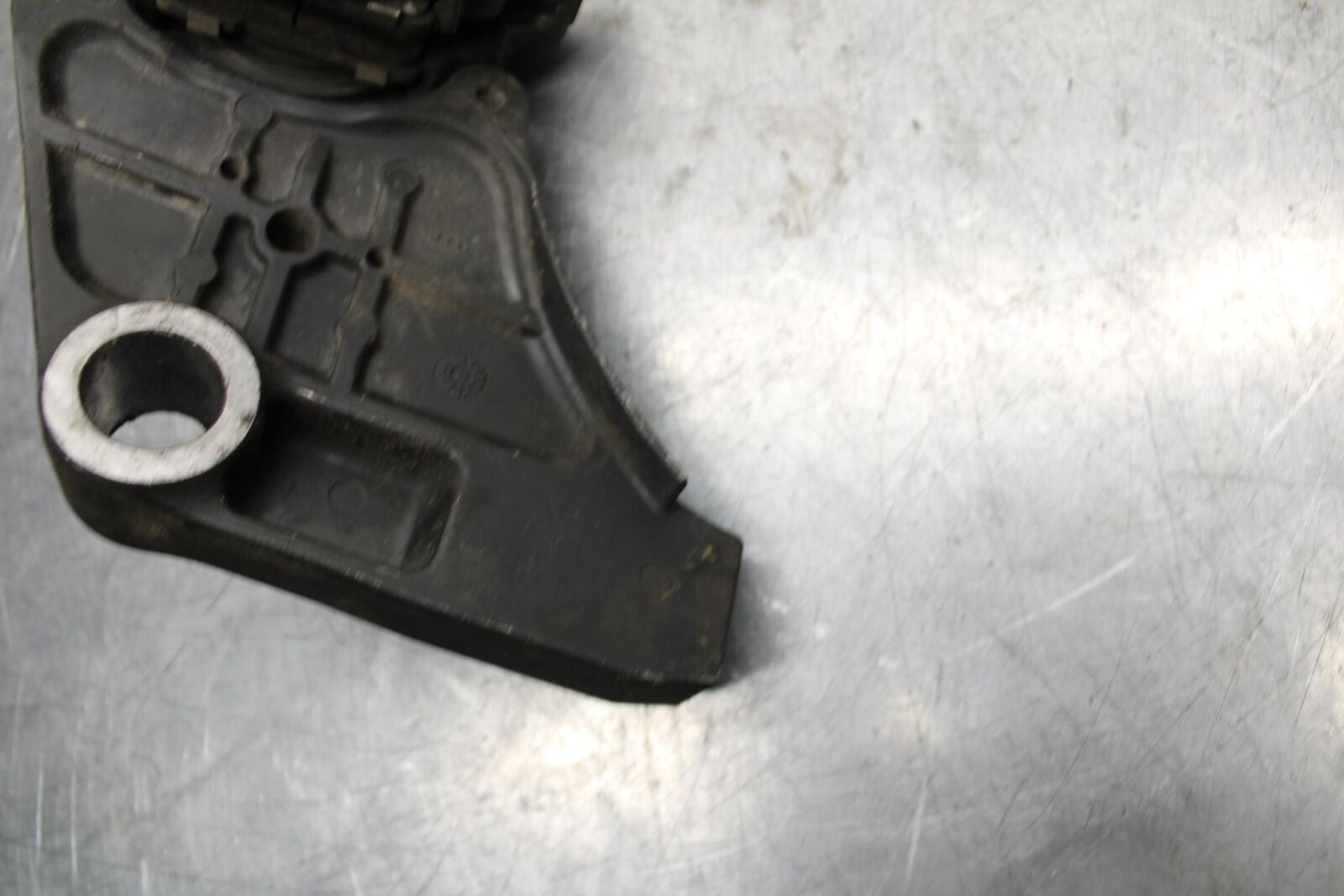 08-09 KAWASAKI NINJA ZX14R REAR BACK BRAKE CALIPER W MOUNT BRACKET BB73