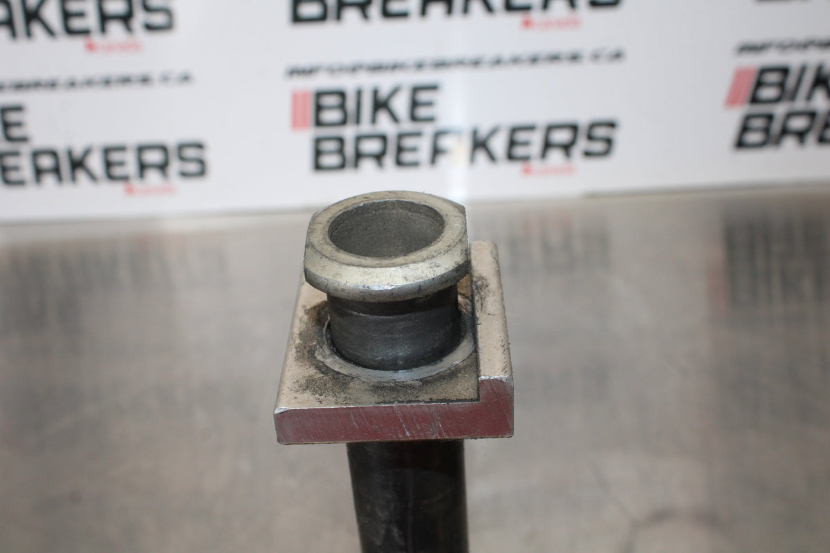 07-08 YAMAHA YZF R1 REAR AXLE BACK WHEEL RIM PIVOT BOLT AXEL BB160