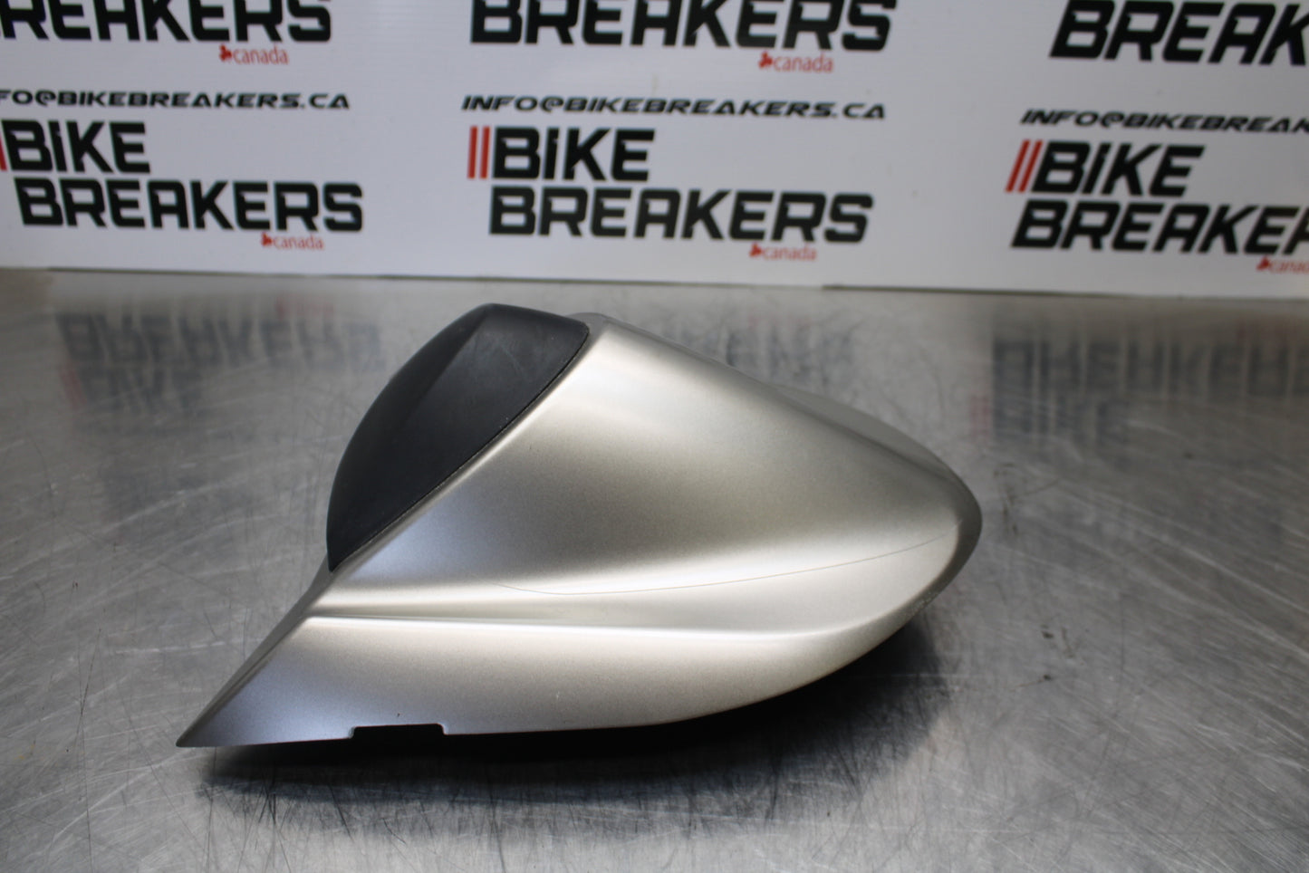 04-05 KAWASAKI NINJA ZX10R OEM REAR BACK SEAT SOLO COWL FAIRING COVER BB163