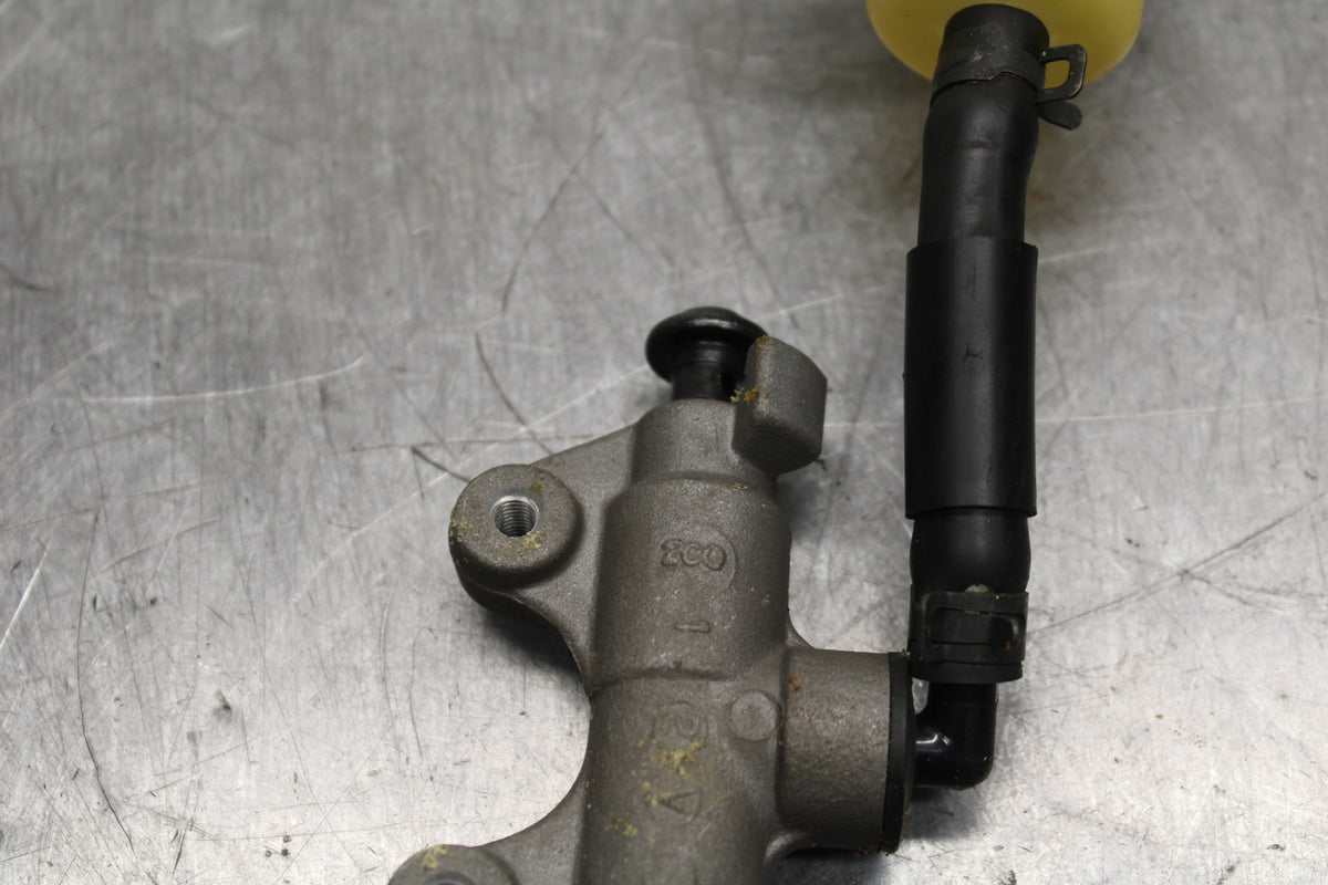 08-16 YAMAHA YZF R6 REAR BACK BRAKE MASTER CYLINDER W RESERVOIR BB127
