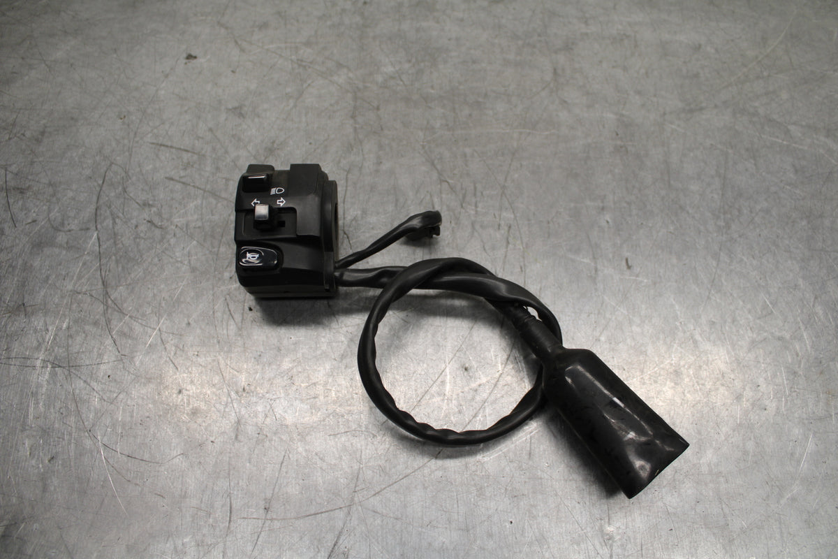 19-22 KAWASAKI Z400 LEFT CLIP ON HANDLE HORN SIGNALS SWITCH SWITCHES BB738