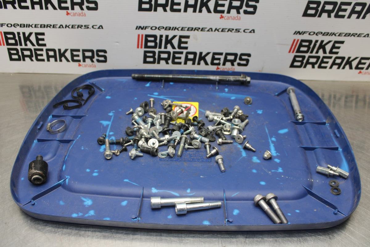 24-25 SUZUKI GSXR1000 MOUNTING BOLTS HARDWARE MOTOR SCREWS BB767