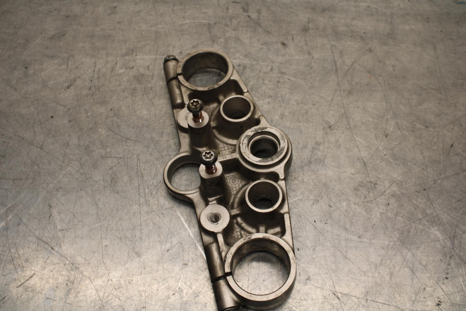 1997 Suzuki Bandit 1200 GSF1200S FORKS UPPER TRIPLE TREE CLAMP BB559