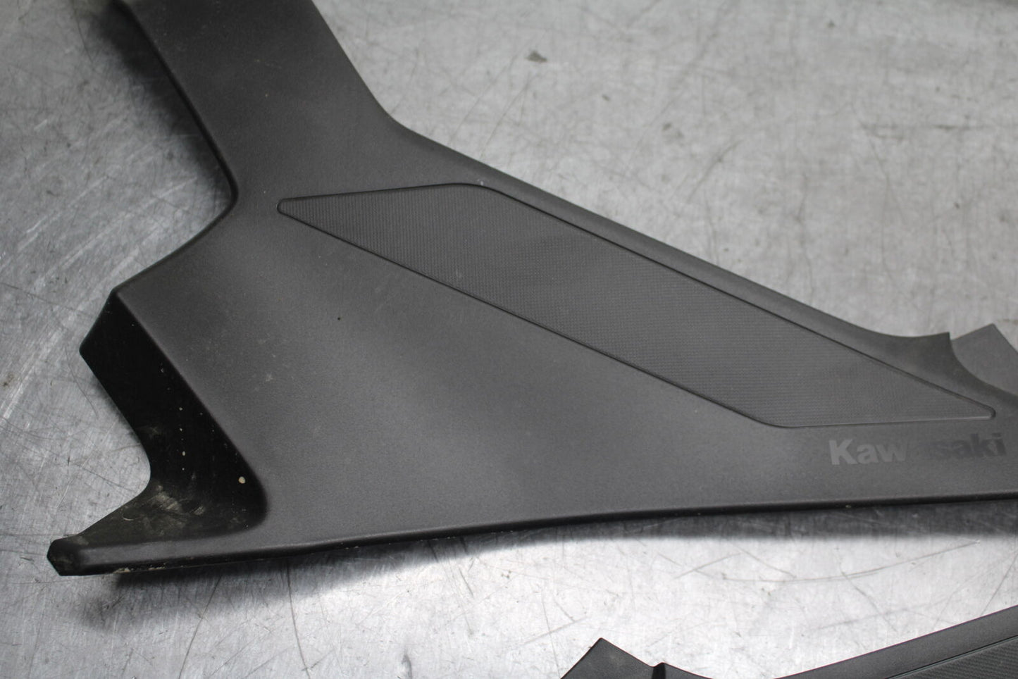 18-23 KAWASAKI NINJA 400 EX400 ABS RIGHT LEFT SIDE SEAT PANELS TRIMS COWLS BB747