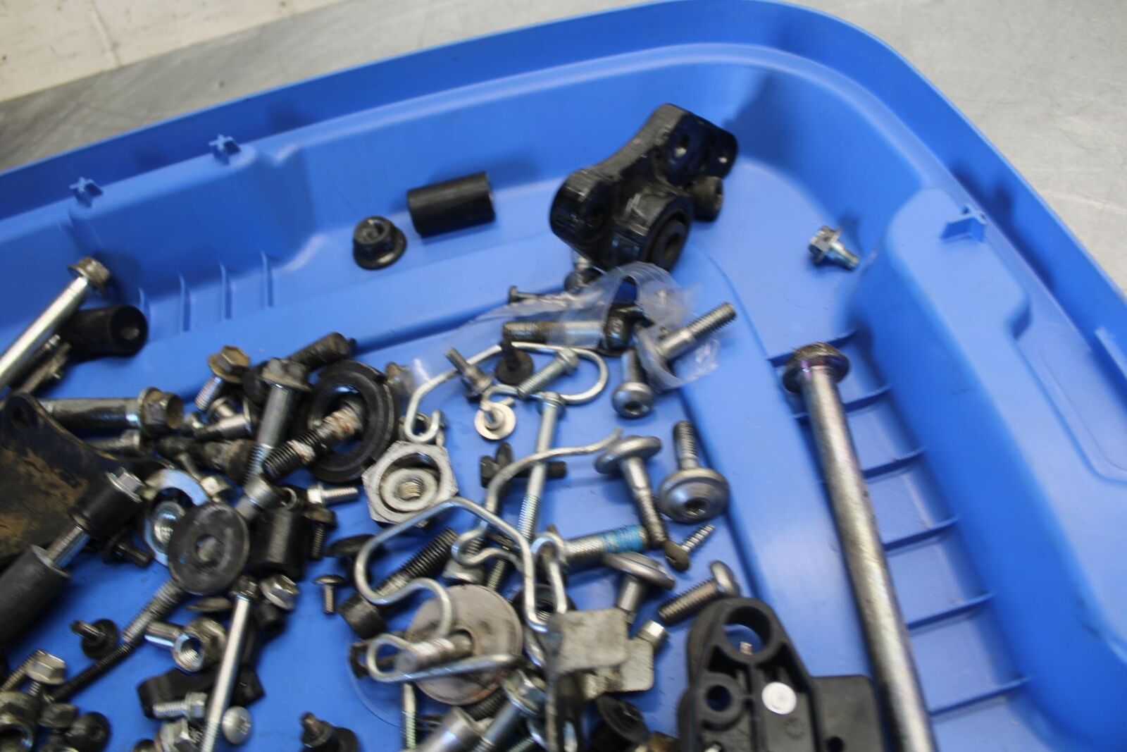 2016 Suzuki Bandit GSF1250SA ABS LEFTOVER MOUNTING BOLTS HARDWARE MOTOR BB509