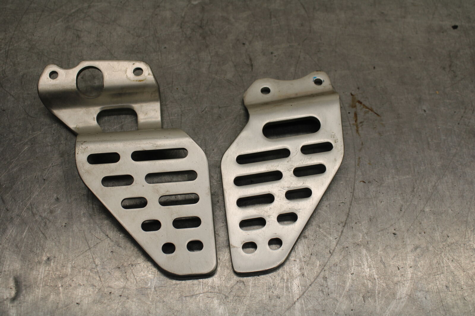 08-09 YAMAHA YZF R6S REARSET REAR SET HEEL GUARD COVER SET BB115