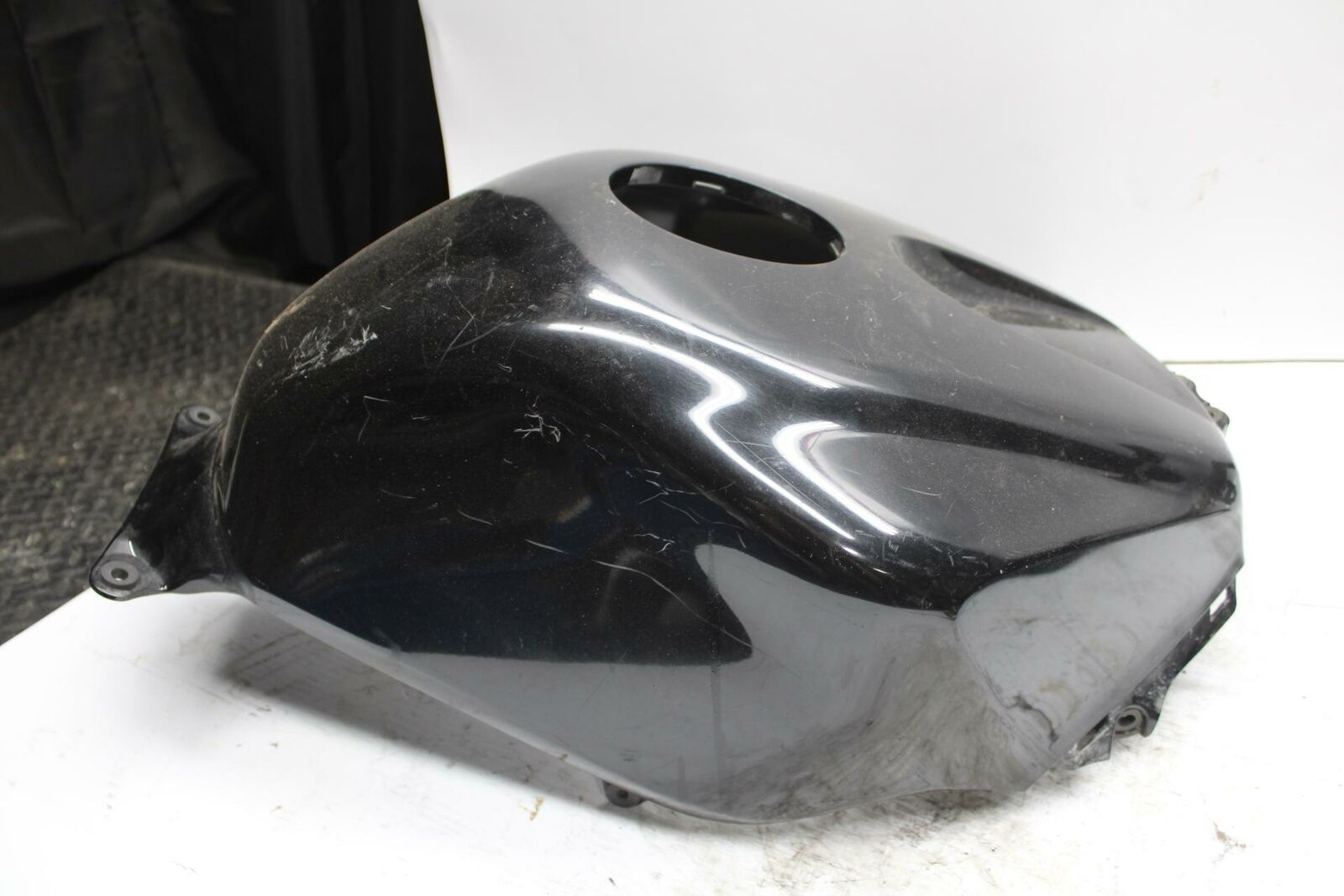 03-04 HONDA CBR600RR GAS TANK FUEL CELL COVER FAIRING COWL BB253