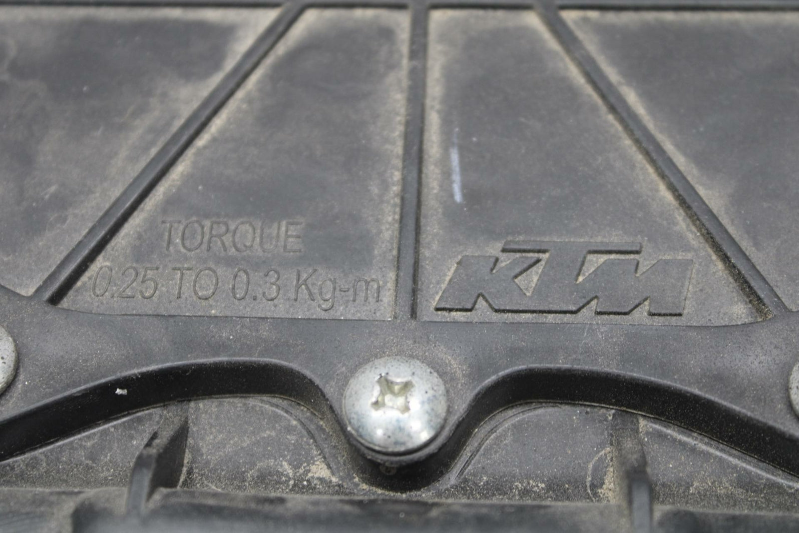 18-20 HUSQVARNA VITPILEN 401 AIRBOX AIR INTAKE FILTER BOX BB248