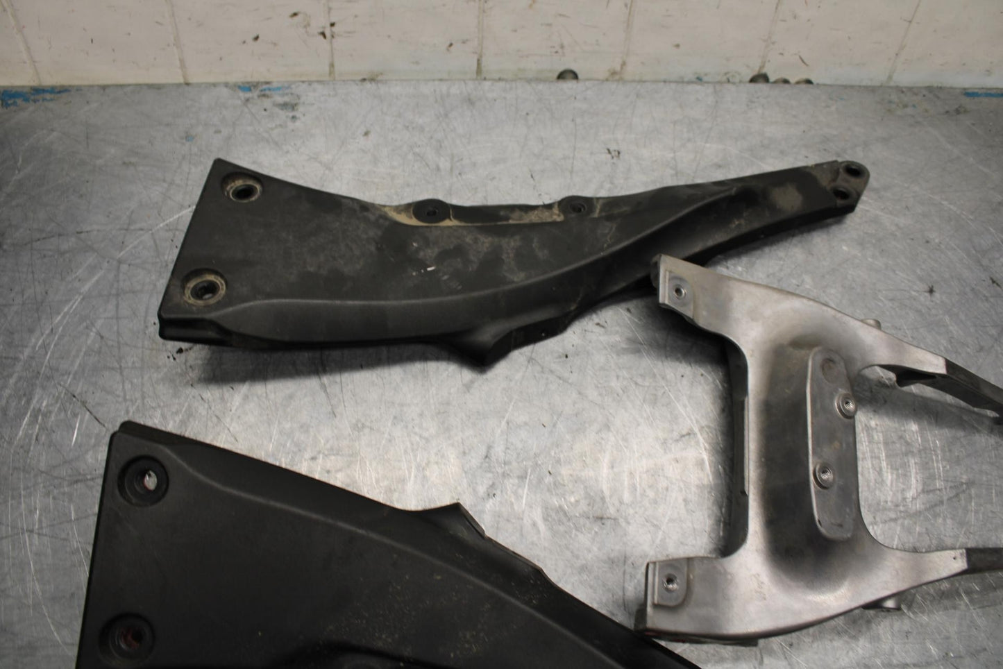 11-15 KAWASAKI ZX1000R REAR SUBFRAME BACK SUB FRAME BB445