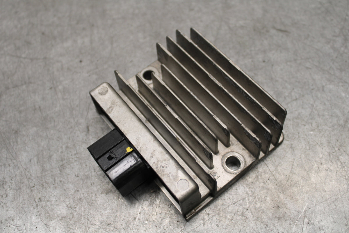 18-23 KAWASAKI NINJA 400 RECTIFIER VOLTAGE REGULATOR BB660