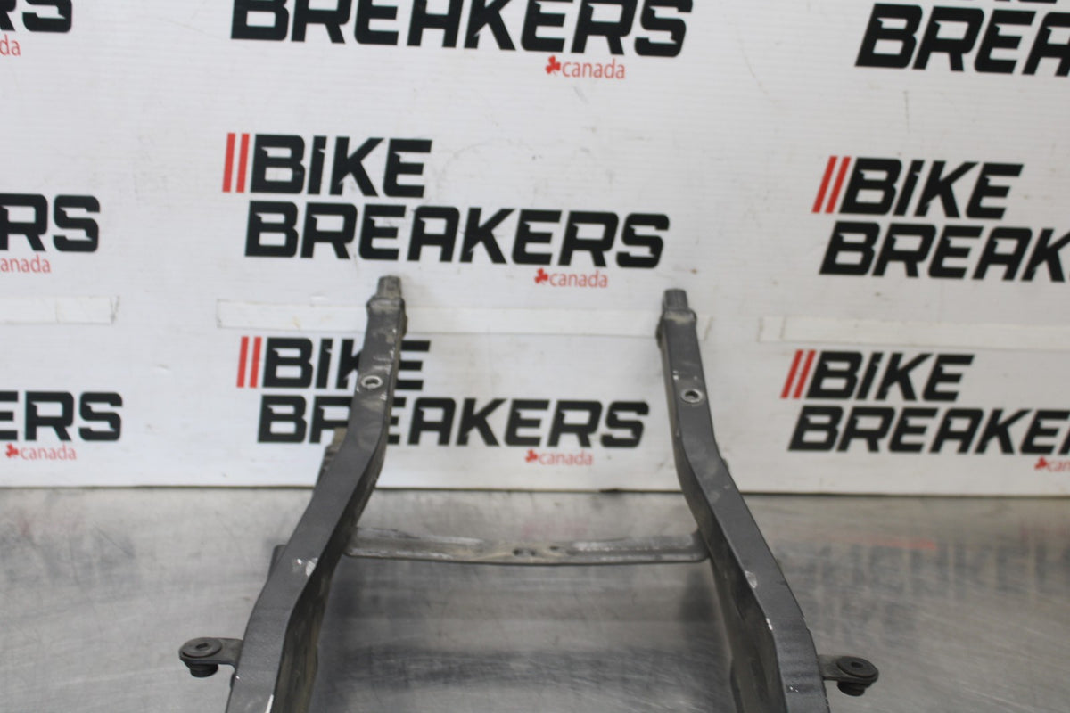 04-05 KAWASAKI NINJA ZX10R REAR SUBFRAME BACK SUB FRAME BB931
