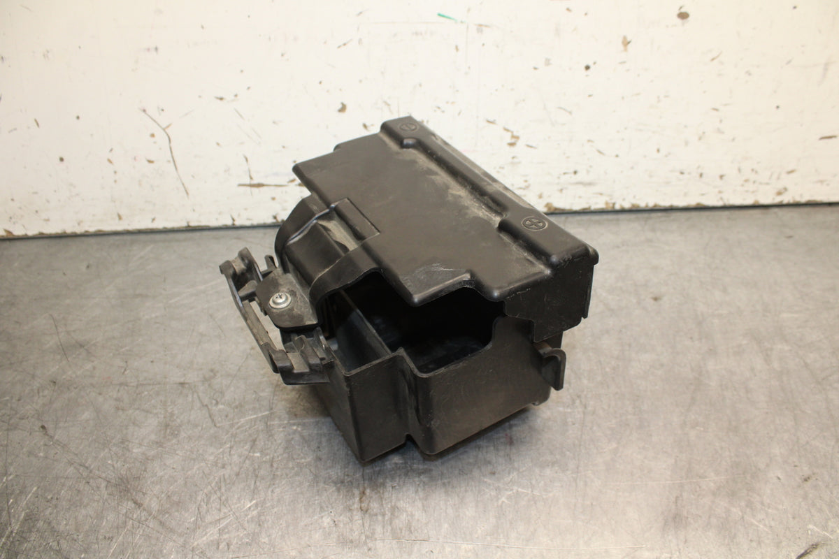 10-13 HONDA SHADOW RS 750 VT750RS BATTERY TRAY BOX HOLDER BB718