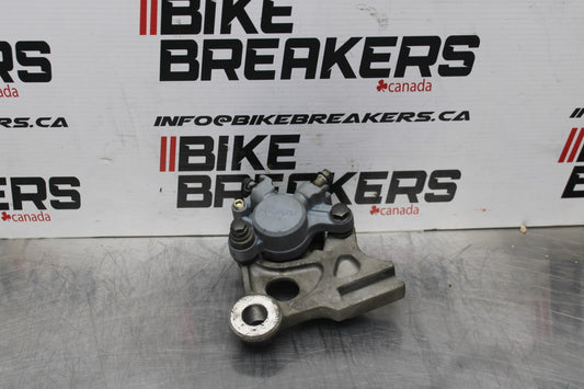 01-06 HONDA CBR600F4I REAR BACK BRAKE CALIPER W MOUNT BRACKET BB778