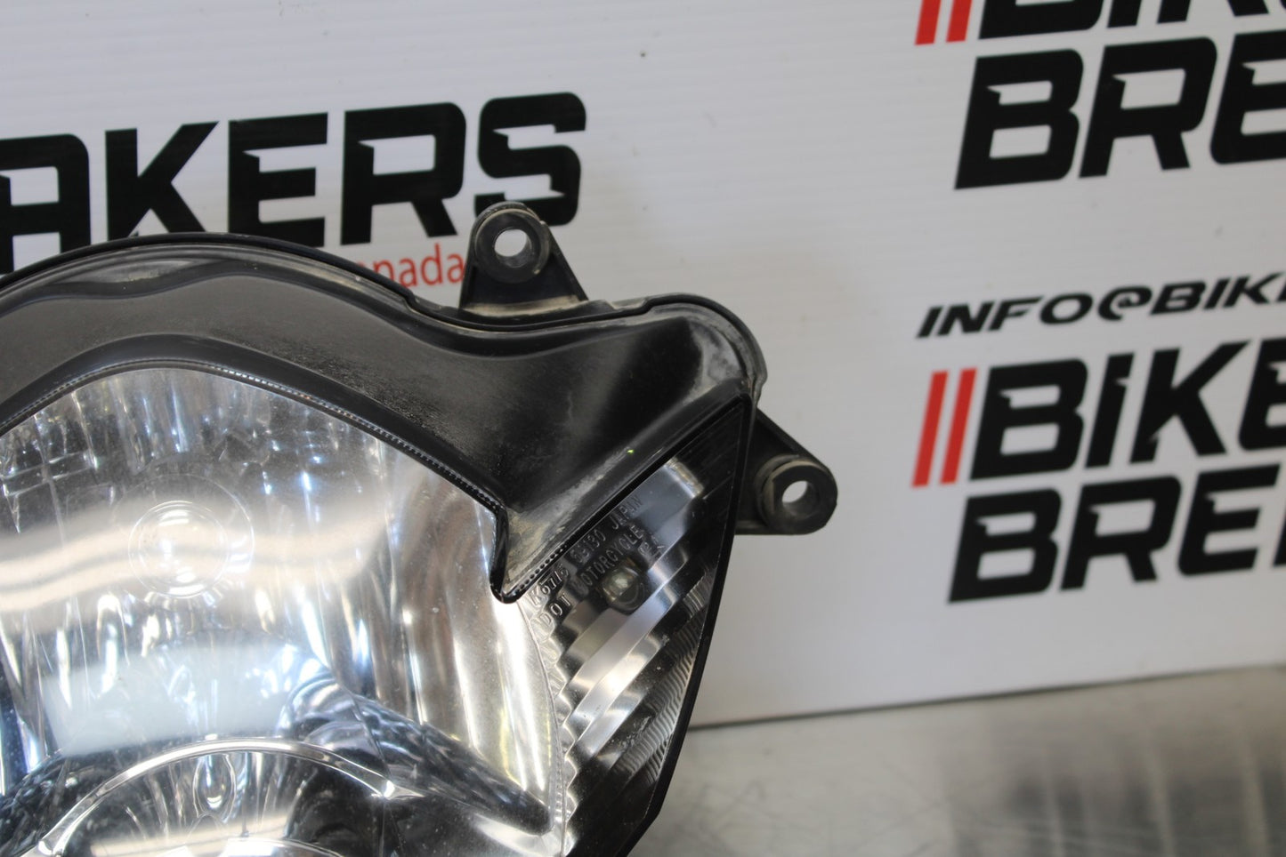 06-07 SUZUKI GSXR 600 FRONT HEADLIGHT HEAD LIGHT LAMP BB170