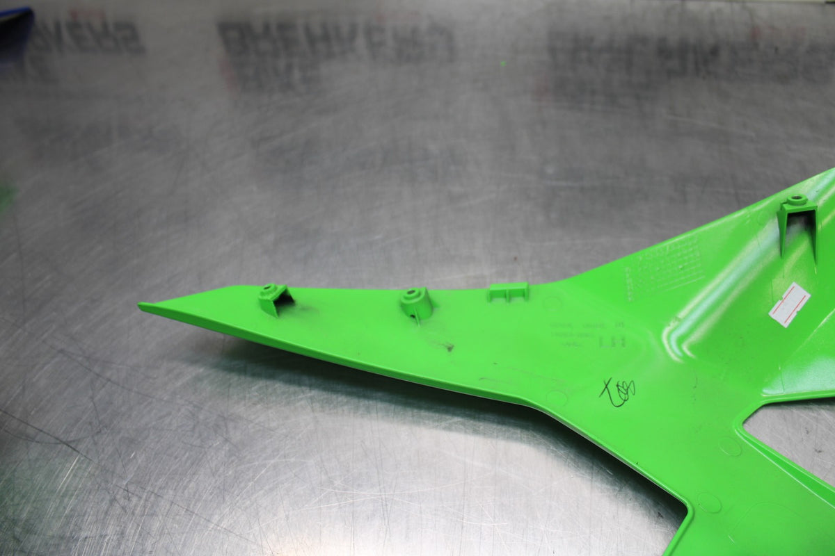 24-25 KAWASAKI NINJA ZX4R LEFT MID UPPER SIDE FAIRING COWL PLASTIC BB827