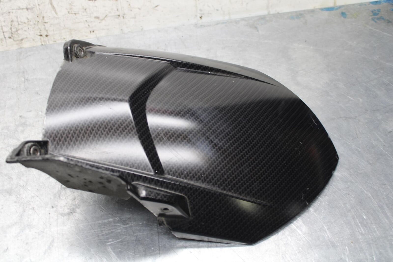 2007 Yamaha YZF R1 REAR BACK WHEEL TIRE HUGGER FENDER 4C8-21650-00-00 BB575