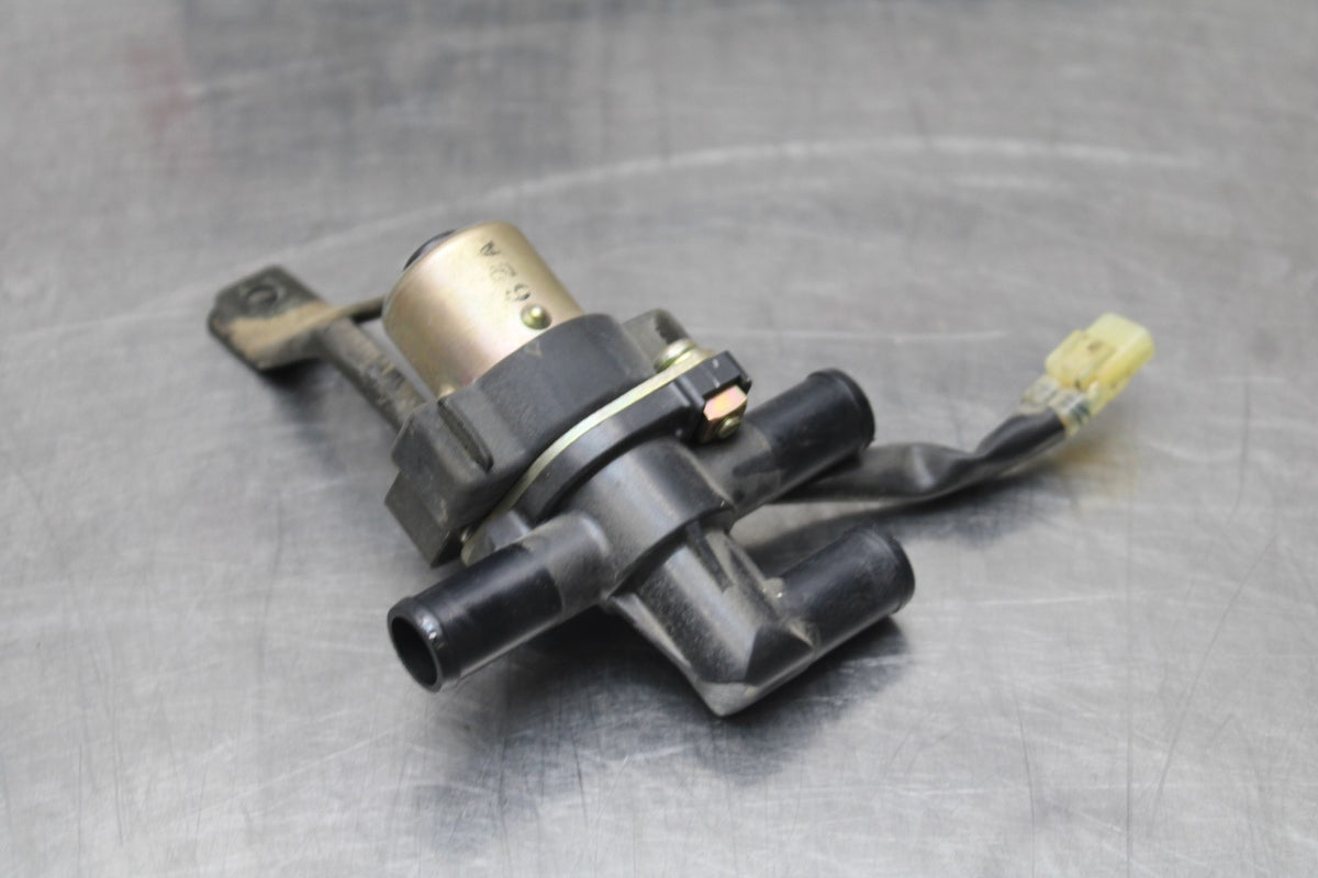 03-05 YAMAHA YZF R6  AIR VALVE SOLENOID TOP ENGINE SWITCH SENSOR BB793