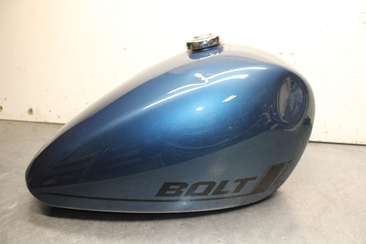 17-24 YAMAHA BOLT XVS950 GAS TANK FUEL PETROL RESERVOIR BB729