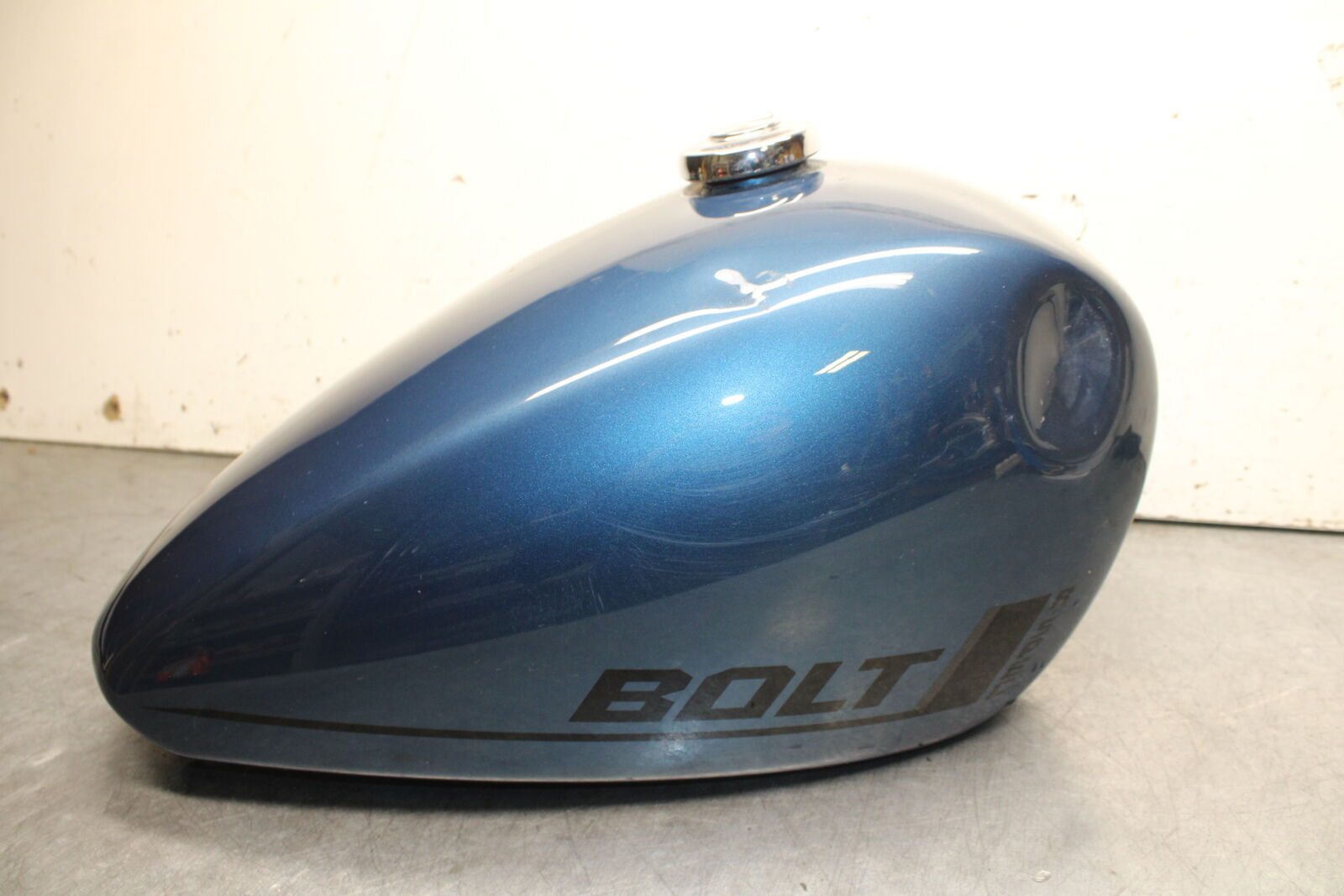 17-24 YAMAHA BOLT XVS950 GAS TANK FUEL PETROL RESERVOIR BB729
