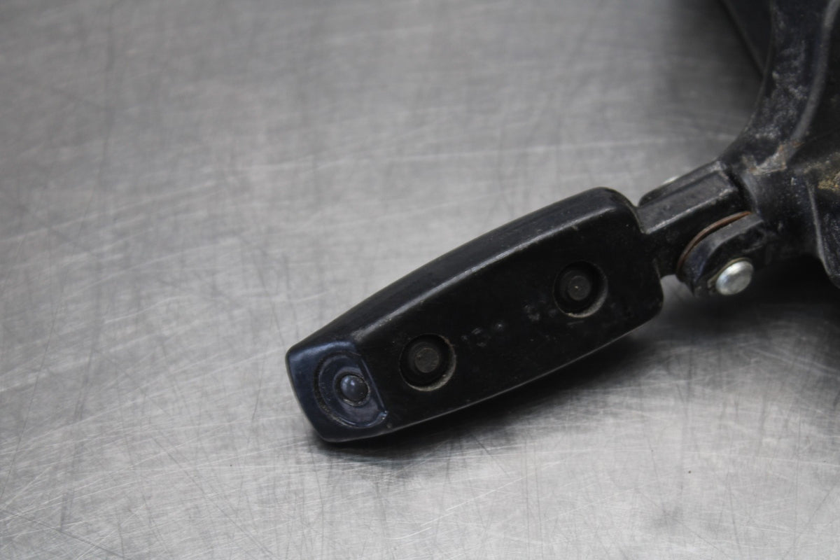 09-17 HARLEY-DAVIDSON V-ROD REAR PASSENGER FOOT STEP PEG SET BB886