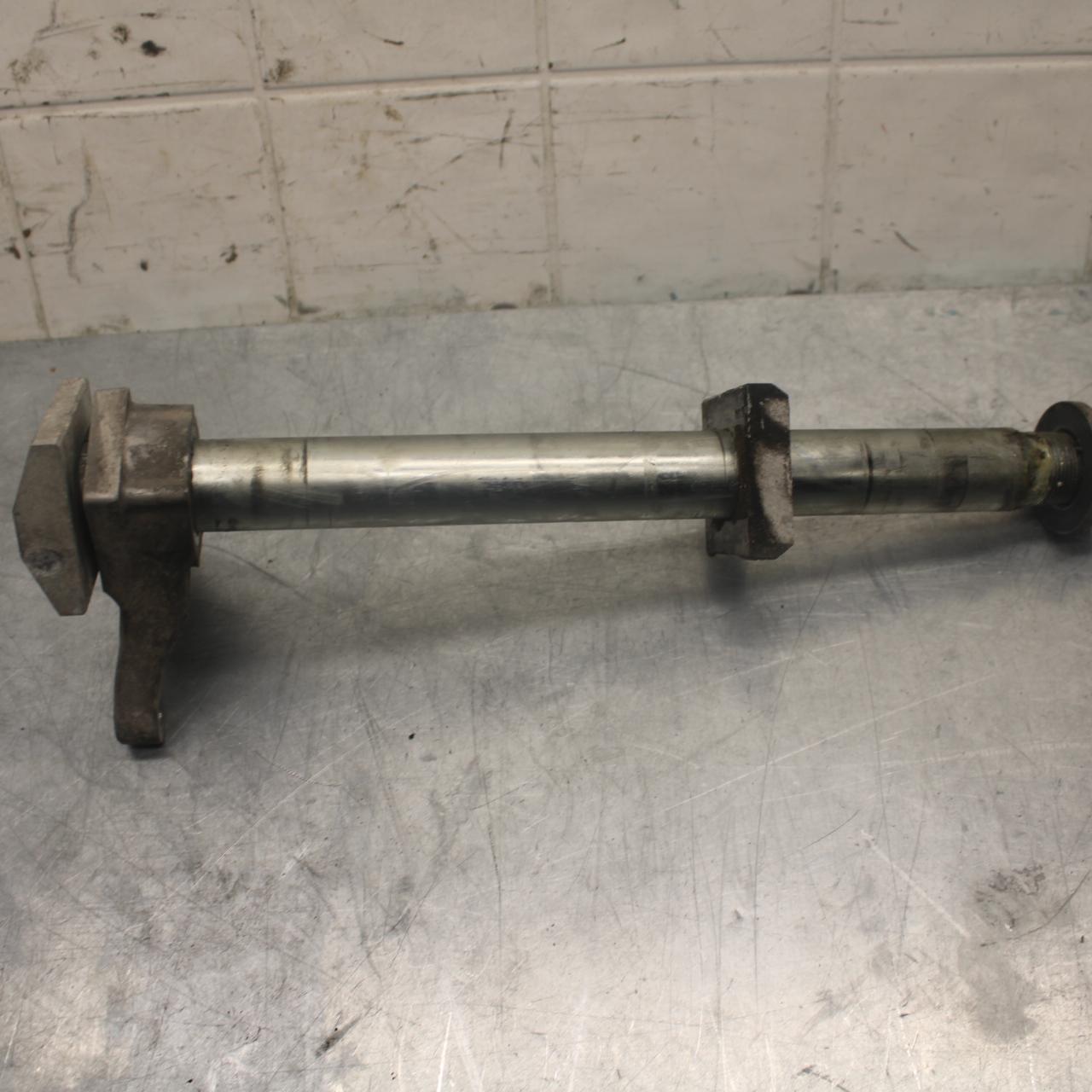 97-98 SUZUKI GSXR 600 SRAD REAR AXLE BACK WHEEL RIM PIVOT BOLT AXEL BB455