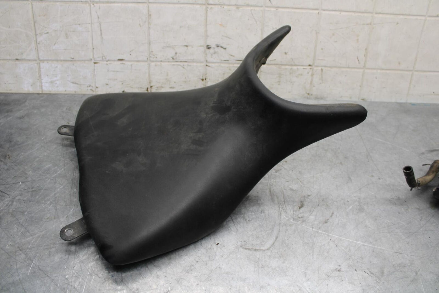 2015 Yamaha YZF R3 FRONT DRIVERS SEAT PAD SADDLE PILLION 1WD-F4710-00-00 BB526