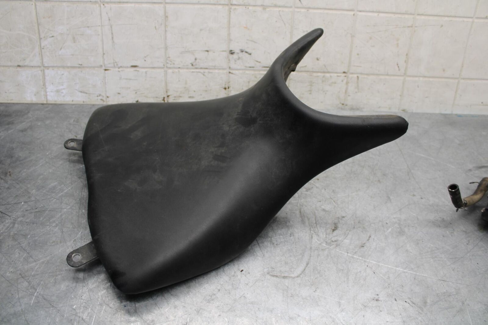 2015 Yamaha YZF R3 FRONT DRIVERS SEAT PAD SADDLE PILLION 1WD-F4710-00-00 BB526