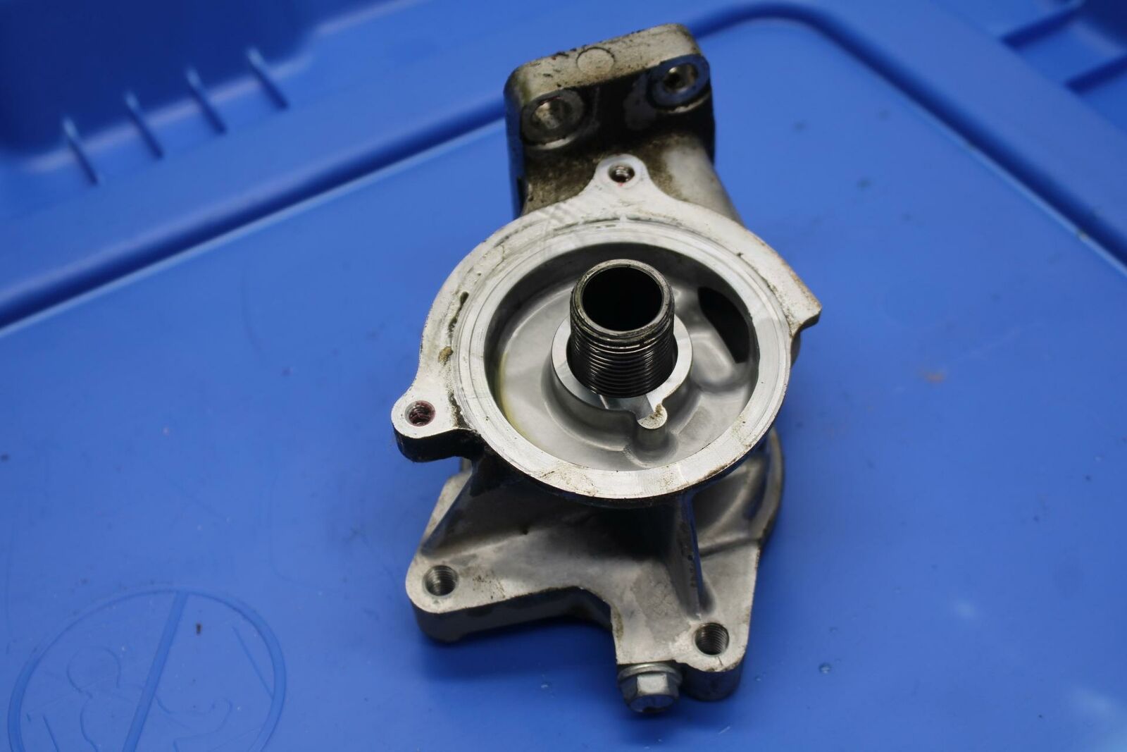 19-20 KAWASAKI NINJA ZX6R OIL FILTER UNION SUPPORT BRACKET BB419