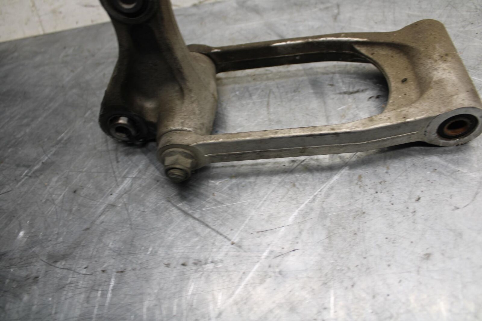 2008 Suzuki GSXR1000 REAR DOGBONE SHOCK LINKAGE LINK 62600-21810 BB519