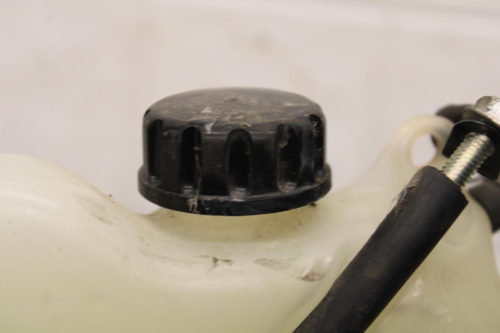 2011 Kawasaki Ninja ZX6R ZX600R COOLANT WATER TANK RESERVOIR BOTTLE  BB587