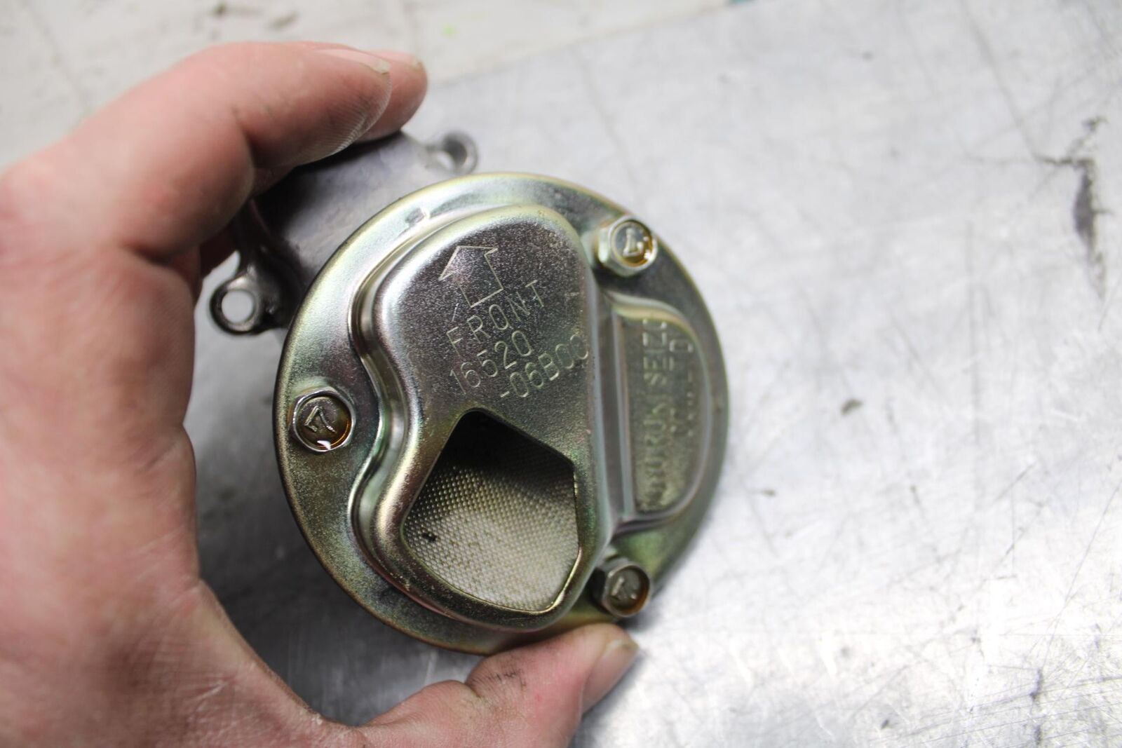 86-87 SUZUKI GSXR1100 ENGINE INNER OIL FILTER PICKUP SCREEN BB477
