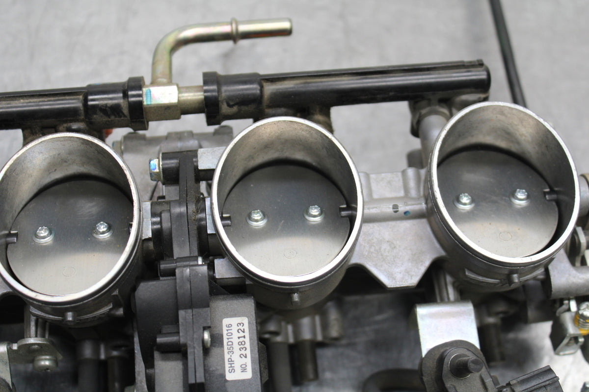 13-17 KAWASAKI NINJA ZX6R ZX636E MAIN FUEL INJECTORS / THROTTLE BODIES BB735