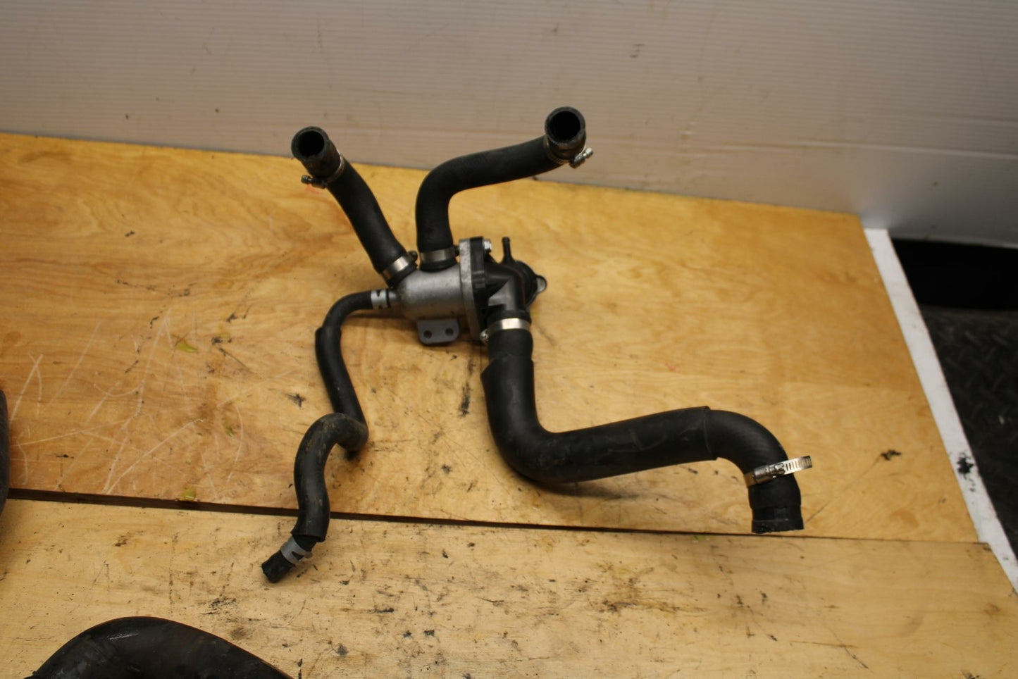 07-12 SUZUKI BANDIT 650S THERMOSTAT HOSES ENGINE COOLANT WATER PIPES HOSE BB328