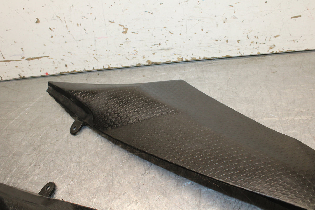 06 YAMAHA YZF R6 AFTERMARKET RIGHT LEFT FUEL TANK PANELS COVERS TRIM SET  BB716